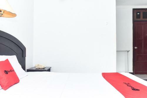 Reddoorz Plus @ Tirta Kencana Hotel