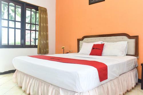 Reddoorz Plus @ Tirta Kencana Hotel