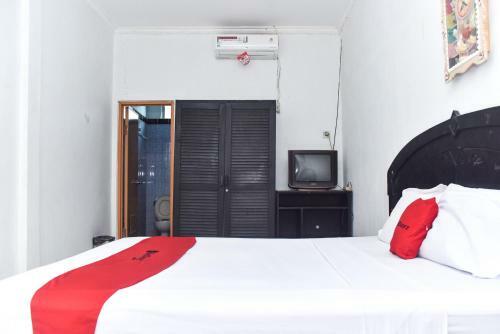Reddoorz Plus @ Tirta Kencana Hotel