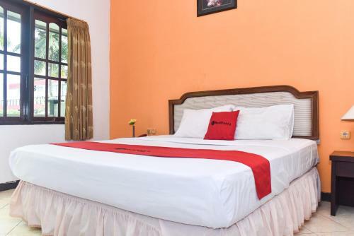 Reddoorz Plus @ Tirta Kencana Hotel