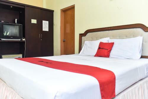 Reddoorz Plus @ Tirta Kencana Hotel