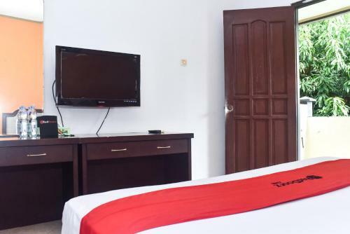 Reddoorz Plus @ Tirta Kencana Hotel