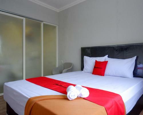 Hotel Reddoorz @ City Park Medoho Semarang