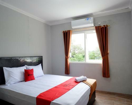 Hotel Reddoorz @ City Park Medoho Semarang