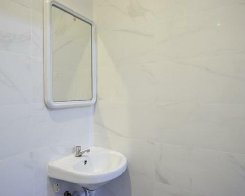 Hotel Reddoorz @ City Park Medoho Semarang