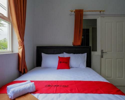 Hotel Reddoorz @ City Park Medoho Semarang