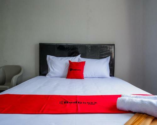 Hotel Reddoorz @ City Park Medoho Semarang