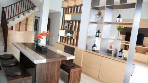 Villa Ratna Ocean View House