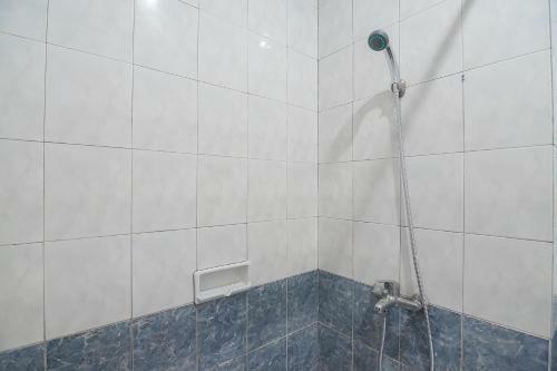Hotel Reddoorz Near Setrasari Mall 2