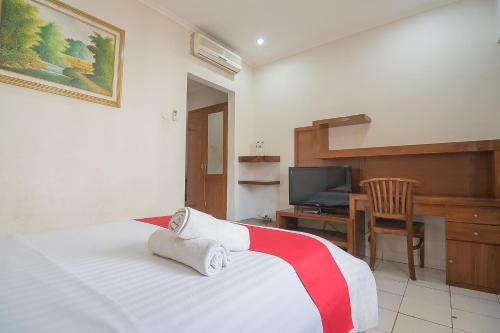 Hotel Reddoorz Near Setrasari Mall 2