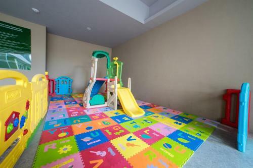 Convenient Studio At Gallery Ciumbuleuit 3 Apartment By Travelio
