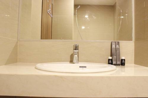 Convenient Studio At Gallery Ciumbuleuit 3 Apartment By Travelio