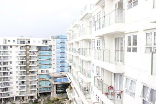 Modern & Stylish 2br At Gateway Pasteur Apartment By Travelio