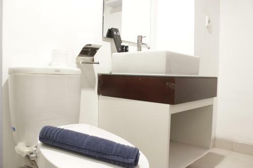 Comfy Studio Apartment At Tamansari Tera Residence By Travelio
