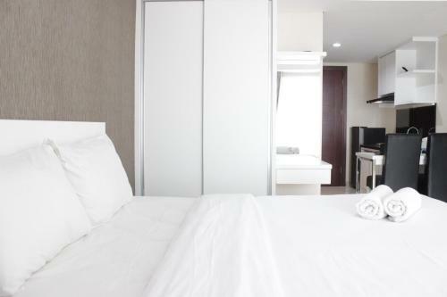 Comfy Studio Apartment At Tamansari Tera Residence By Travelio