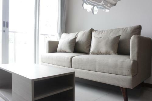 Homey 3br Apartment At Gateway Pasteur Near Exit Toll By Travelio