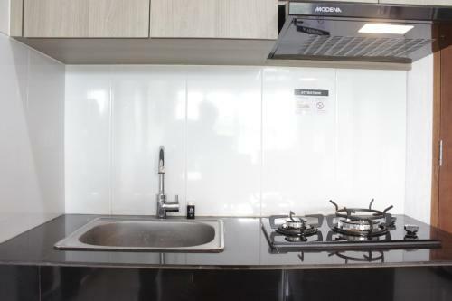 Homey 3br Apartment At Gateway Pasteur Near Exit Toll By Travelio