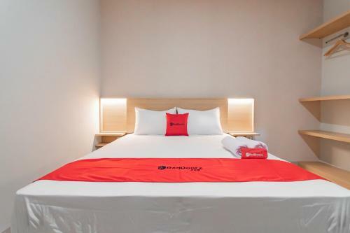 Hotel Reddoorz Plus @ Karapitan Street