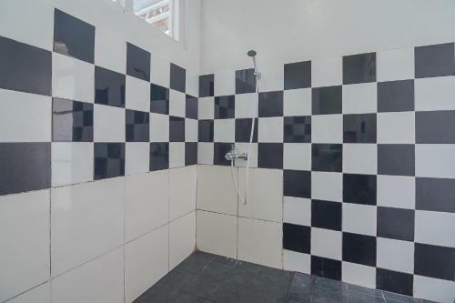Hostal Reddoorz Near Upi Setiabudi 2