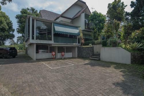 Hostal Reddoorz Near Upi Setiabudi 2
