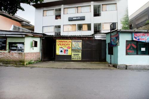 Hotel Oyo Life 2050 D'cinnamons Residence