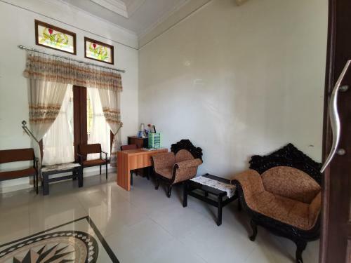 Hotel Oyo 90334 Gloria Homestay