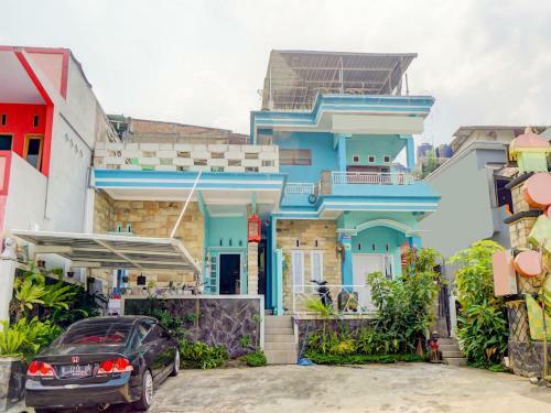 Hotel Oyo 90284 Villa Biru