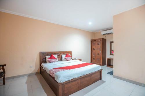 Oyo 686 Bunga Karang Hotel