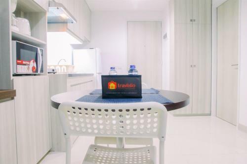 Spacious Studio Apartment @ Azalea Suites By Travelio