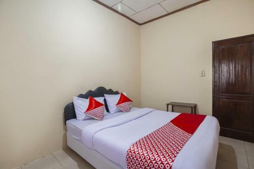 Hotel Oyo 2799 Berastagi Backpacker Rooms