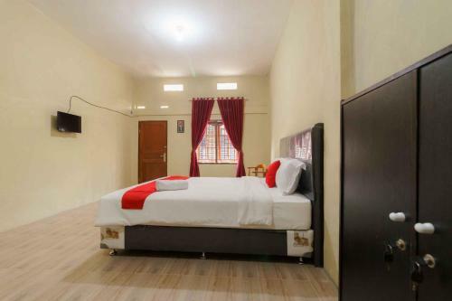 Hostal Reddoorz Near Bukit Kubu Berastagi