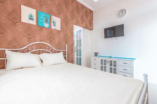 Hotel Oyo Life 2658 Kost Rasyamada