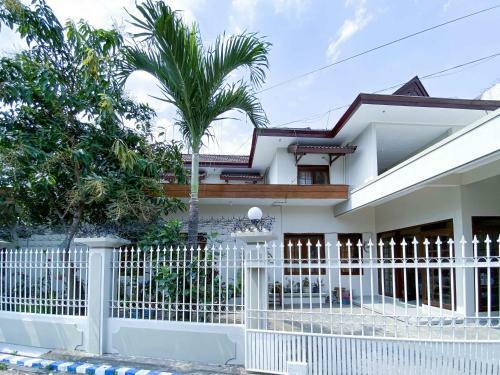 Hostal Reddoorz Syariah @ Simpang Borobudur