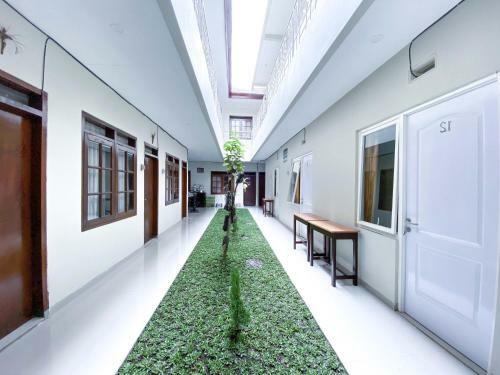 Hostal Reddoorz Syariah @ Simpang Borobudur