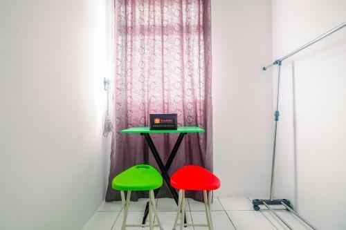 Beautiful Studio At Gunung Putri Square Apartment By Travelio