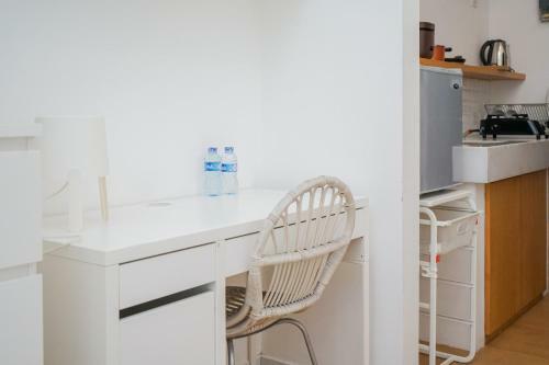 Relax And Comfy @ Studio Casa de Parco Apartment By Travelio