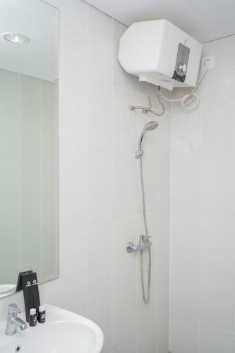 Relax And Comfy @ Studio Casa de Parco Apartment By Travelio