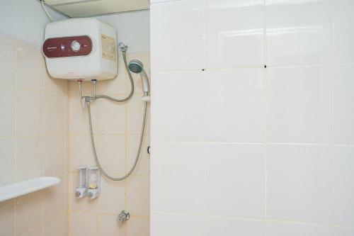Modern Comfy 2br Serpong Greenview Apartment By Travelio