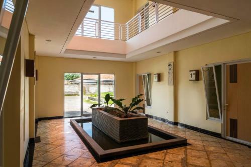 Hotel Oyo 2947 Cluster Harris Home Stay & Kos