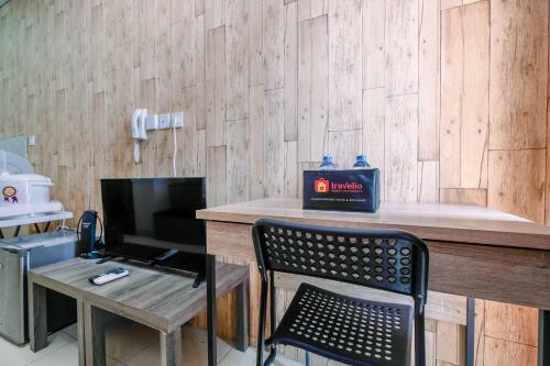 Comfy And Trendy Studio At Dave Apartment By Travelio