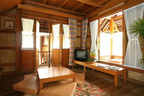Kampung Sumber Alam Garut