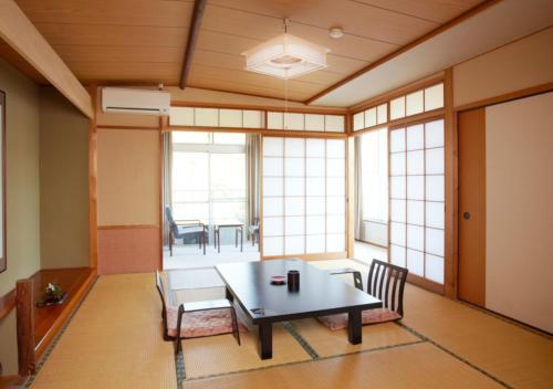 Unzen Iwaki Ryokan