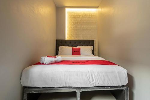 Hostal Reddoorz Near Tanjung Duren 2