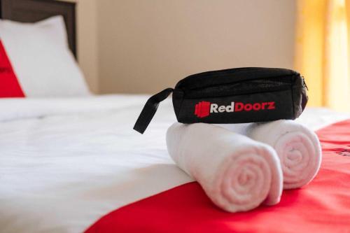 Hostal Reddoorz Near Tanjung Duren 2