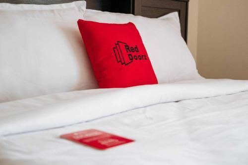 Hostal Reddoorz Near Tanjung Duren 2