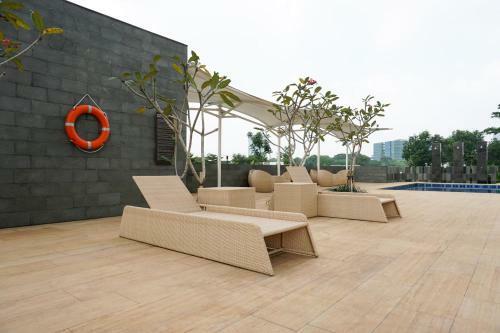Best View Studio Apartment @ Ciputra International By Travelio