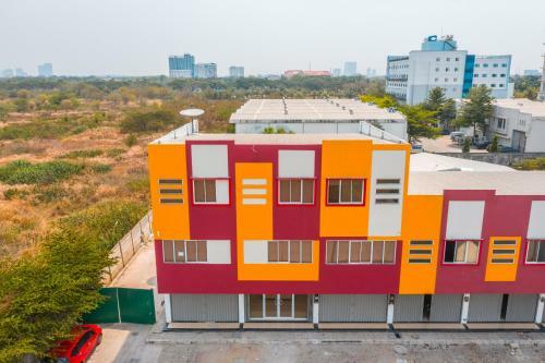 Hotel Reddoorz @ Iodium Residence Cikarang