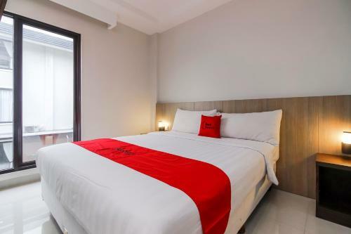 Hostal Reddoorz Plus @ Tb Simatupang