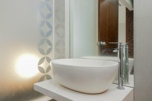 Hostal Reddoorz Plus @ Tb Simatupang