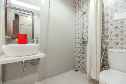 Hostal Reddoorz Plus @ Tb Simatupang